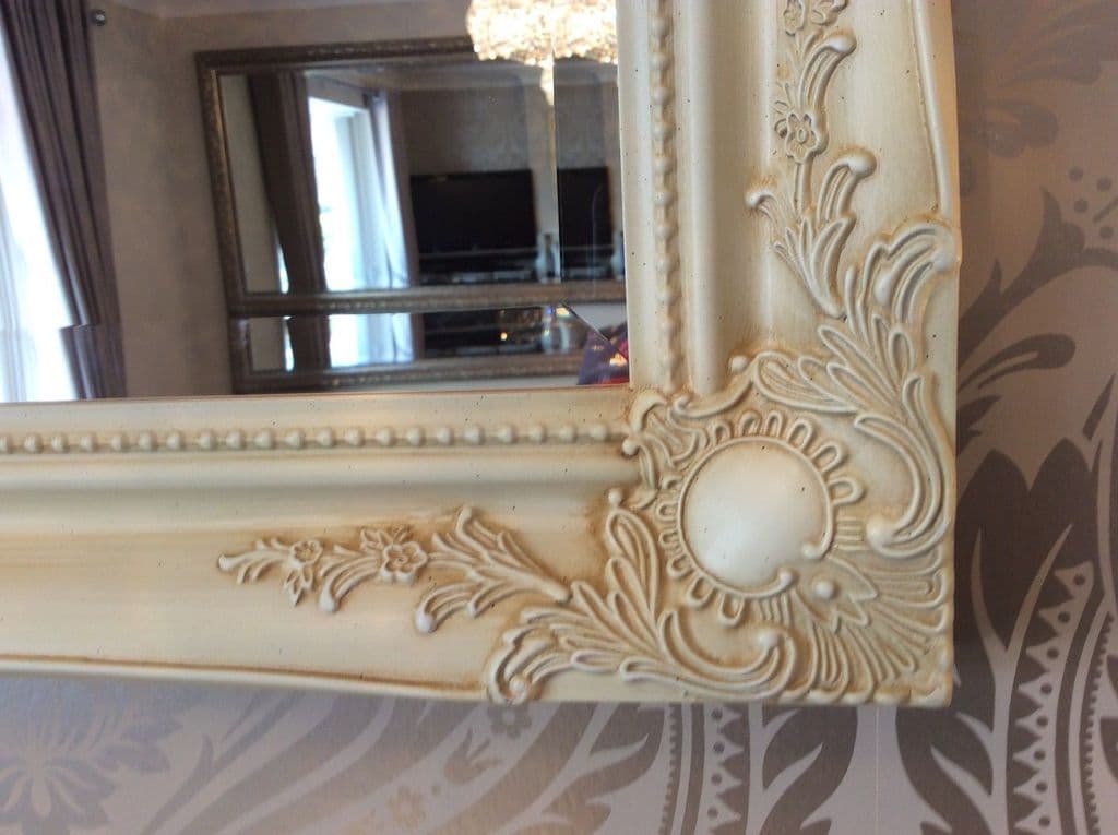 Shabby Chic Decorative Wall Mirror, How To Choose A Wall Mirror Size